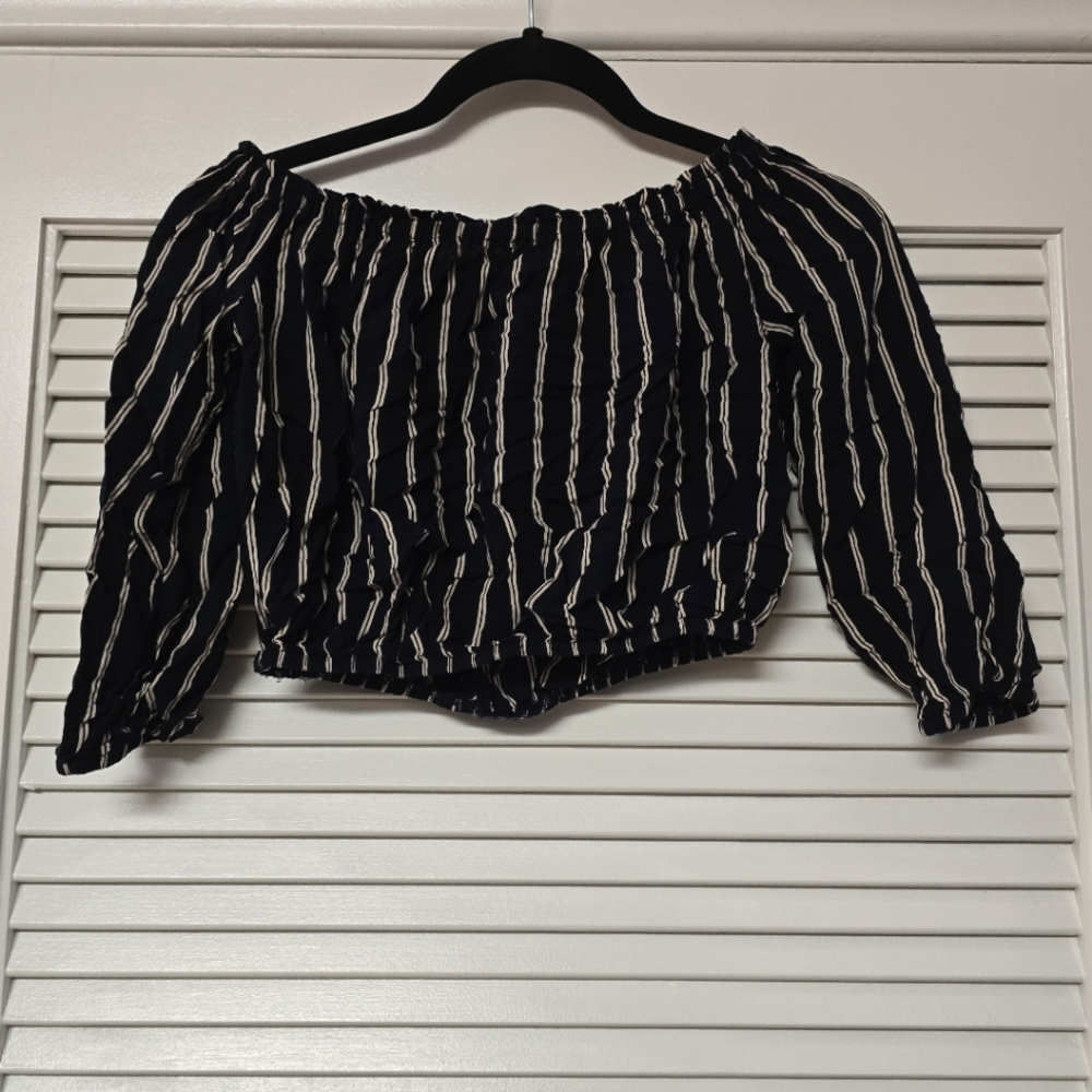 Brandy Melville- Striped Off-Shoulder Long-Sleeve Lightweight Crop Top